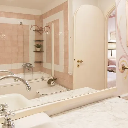 Piazza Colonna - Charme Holidays Apartamento Roma
