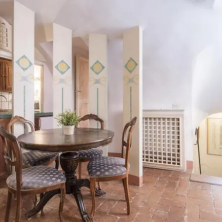 Apartment Piazza Colonna - Charme Holidays *
