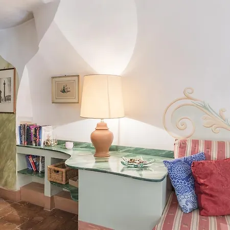 Apartment Piazza Colonna - Charme Holidays